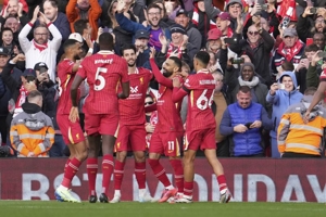 Bersinar di Laga Liverpool vs Chelsea, Mohamed Salah Dekati Rekor Wayne Rooney