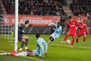 Rapor Mees Hilgers Saat Twente Kalah 0-2 dari Lazio: Nilai 7