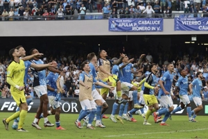 Menang Susah Payah, Napoli Amankan Puncak Klasemen Serie A Menang Susah Payah, Napoli Amankan Puncak Klasemen Serie A