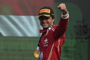 Carlos Sainz jr dan Scuderia Ferrari Menangi Balapan Formula 1 GP Meksiko 2024