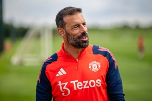 Ten Hag Dipecat dan Tinggalkan Banyak Masalah, Van Nistelrooy Bisa Apa? Ten Hag Dipecat dan Tinggalkan Banyak Masalah, Van Nistelrooy Bisa Apa?