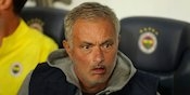 Kocak! Jose Mourinho Kena Tekel Pemainnya Sendiri Sampai Cedera, Bukannya Marah Malah Ngakak