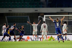 Hasil Hellas Verona vs AS Roma: Skor 3-2