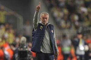 Selebrasi Mourinho Berakhir Nyungsep