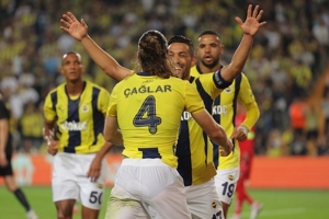 Head to Head dan Prediksi Skor AZ Alkmaar vs Fenerbahce