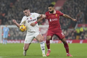 Bikin Gol & Assist di Laga Liverpool vs Aston Villa, Salah Samai Rekor Legenda MU