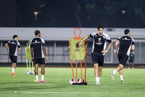 Kevin Diks Alias Kak Kev Tiba di Jakarta, STY Senang Akhirnya Inden 4 Tahun Sampe Juga Kevin Diks Alias Kak Kev Tiba di Jakarta, STY Senang Akhirnya Inden 4 Tahun Sampe Juga