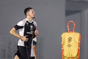 Apesnya Justin Hubner, Dua Kali Lawan Jepang, Dua Kali Own Goal Juga Apesnya Justin Hubner, Dua Kali Lawan Jepang, Dua Kali Own Goal Juga
