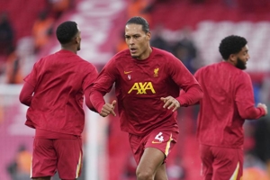 Nasibnya di Liverpool Masih Menggantung, Van Dijk Cuek-cuek Saja