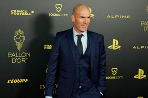 Zinedine Zidane Dapat Tawaran Melatih dari MU hingga Juventus, Jawabannya Selalu Sama: Nggak, Terima Kasih