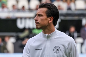 Menyala Profesor! Thom Haye Masuk Tim Terbaik Pekan 17 Eredivisie 2024/2025