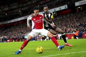 Serangan Tumpul, Alexander Isak Tak Terbendung, Arsenal Ditekuk Newcastle di Emirates Stadium