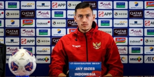 Bek Timnas Indonesia, Jay Idzes dalam konferensi pers menjelang lawan Jepang. (c) Bola.net/Bagaskara Lazuardi