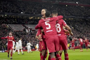 Liverpool Memukau di Anfield