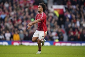 Joshua Zirkzee Cetak Dua Gol untuk MU, Ruben Amorim Full Senyum!