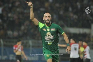 Prediksi BRI Liga 1: Persebaya Surabaya vs Arema FC 7 Desember 2024