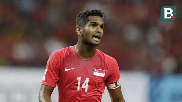 Kapten Singapura, Hariss Harun, saat melawan Timnas Indonesia pada laga Piala AFF 2018 di Stadion Nasional, Singapura, Jumat (9/11). Singapura menang 1-0 atas Indonesia. (Bola.com/M. Iqbal Ichsan)