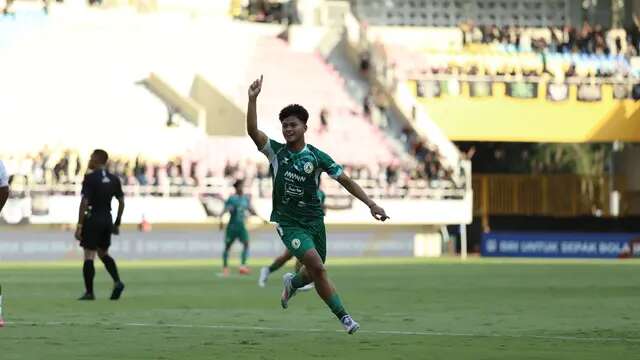 Striker PSS Sleman, Hokky Caraka mencetak dua gol ke gawang Arema FC dalam laga BRI Liga 1 2024/2025 di Stadion Manahan, Solo, Jumat (20/9/2024). (Dok. PSS)