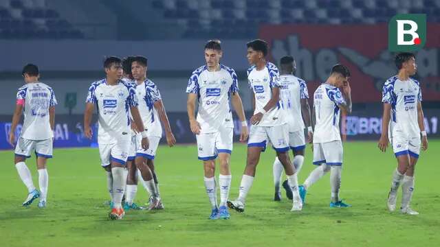 Pemain PSIS Semarang tampak lesu setelah kalah dua gol tanpa balas dari Persija Jakarta pada laga pekan ke-25 BRI Liga 1 2024/2025 di Indomilk Arena, Rabu (05/03/2025) malam WIB. (Bola.com/M Iqbal Ichsan)