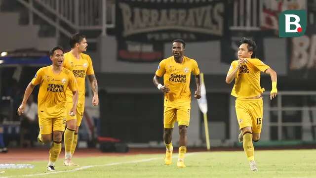 Persija jakarta melawan Semen Padang. (Bola.com/Abdul Aziz).