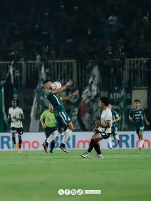 PSS Sleman berhasil meraih kemenangan 3-1 atas PSM Makassar pada laga pekan ke-31 BRI Liga 1 musim ini di Stadion Maguwoharjo, Sleman, Sabtu (3/5/2025) malam WIB. (dok. PSS Sleman)