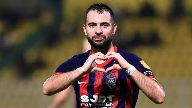 Aksi Jordi Amat bersama Johor Darul Ta'zim (JDT) di musim 2024/2025. (Dok. JDT)