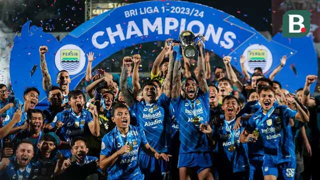 Keberhasilan Persib Bandung menjuarai BRI Liga 1 2023/2024 menjadi gelar ke-8 secara keseluruhan di kasta tertinggi sepak bola Indonesia, sekaligus gelar ketiga di era Liga Indonesia. Setelah terakhir kali menjadi juara Liga Indonesia pada 2014, kini Maung Bandung kembali merebutnya setelah satu dekade berlalu. Meraih dua kemenangan atas Madura United dalam dua leg final Championship Series menjadi bukti ketangguhan Maung Bandung musim ini di BRI Liga 1 2023/2024. (Bola.com/Bagaskara Lazuardi)