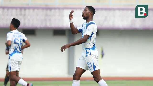 Pemain PSIS Semarang, Boubakary Diarra saat melawan Dewa United pada laga pekan ke-8 BRI Liga 1 2023/2024 di Stadion Indomilk Arena, Tangerang, Senin (14/8/2023). PSIS Semarang menang telak 4-1 atas Dewa United. (Bola.com/M Iqbal Ichsan)