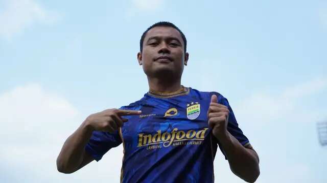 Gelandang Persib Bandung, Dedi Kusnandar. (Bola.com/Erwin Snaz)