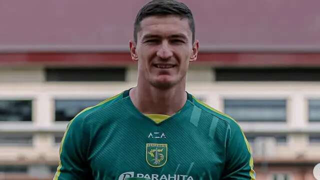 Slavko Damjanovic, bek Persebaya Surabaya asal Montenegro. (Bola.com/IG Official Persebaya)