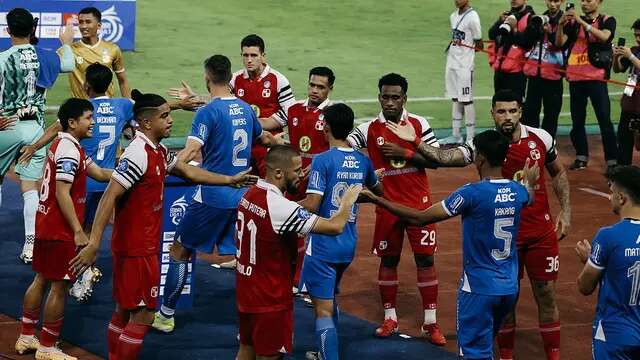 Persib Bandung melawan Barito Putera. (Bola.com/Instagram Persib Bandung).