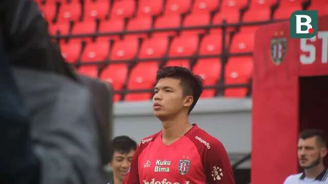 Bek tengah Bali United Kadek Arel Priyatna saat menghadapi PSS Sleman di Stadion Kapten I Wayan Dipta pada pekan 1 BRI Liga 1, Sabtu (1/7/2023). (Bola.com/Alit Binawan)