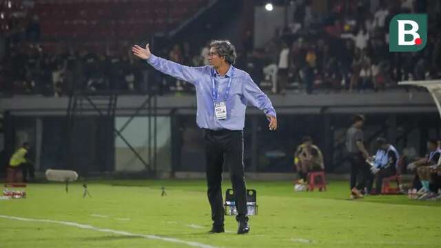 Pelatih Bali United, Stefano Cugurra. (Bola.com/Alit Binawan)