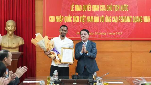 Momen naturalisasi Jason Pendant di Hanoi, Jumat (28/3/2025). (Dok. VFF).