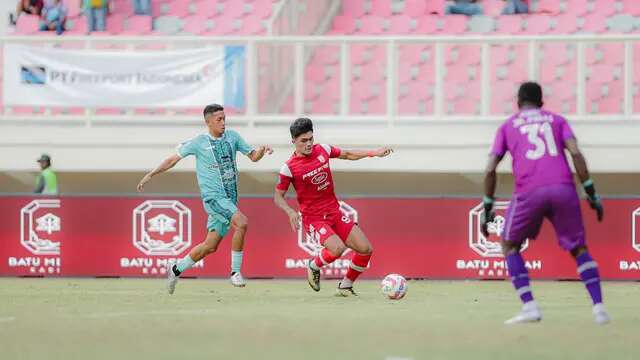 Dalam pertandingan yang berlangsung di Stadion Lukas Enembe, Kabupaten Jayapura, Minggu (11/5/2025) siang WIB itu, Persis Solo sukses membawa pulang tiga poin seusai menaklukkan PSBS Biak dengan skor 2-0. (X/Persis Solo)