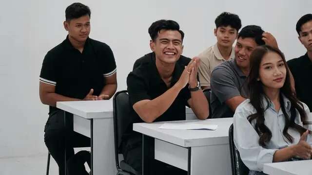 Pemain Timnas Indonesia, Pratama Arhan, kembali mengikuti kuliah secara tatap muka di Universitas Dian Nuswantoro (Udinus), Semarang. (dok. Udinus)
