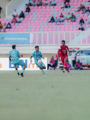 Persis Solo meraih kemenangan 2-0 atas PSBS Biak pada laga pekan ke-32 BRI Liga 1 musim ini di Stadion Lukas Enembe, Jayapura, Minggu (11/5/2025) siang WIB. (dok. Persis Solo)