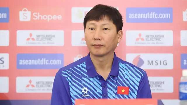 Pelatih Vietnam, Kim Sang-sik mengikuti sesi konferens pers jelang laga melawan Filipina di Piala AFF 2024, Selasa (17/12/2024). (Dok. VFF)