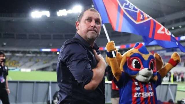Peter Cklamovski adalah bagian dari FC Tokyo.