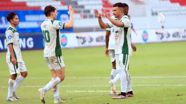 PSS Sleman dalam pertandingan tandang melawan PSIS Semarang pada pekan ke-32 BRI Liga 1 2024/2025 di Stadion Jatidiri, Semarang, Jumat (9-5-2025). (Dok. Liga Indonesia Baru)