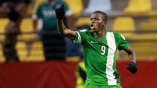 Pemain Nigeria, Victor Osimhen melakukan selebrasi setelah mencetak gol ke gawang Mali pada laga final Piala Dunia U-17 2015 di Sausalito Stadium, Vina del Mar, Chile, 8 November 2015. (AFP/Photosport/Marcelo Hernandez)