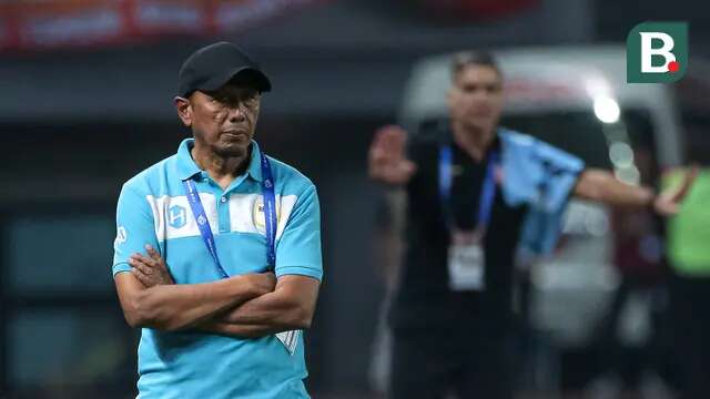 Pelatih kepala Barito Putera, Rahmad Darmawan saat laga lanjutan BRI Liga 1 2023/2024 antara Persija Jakarta melawan Barito Putera di Stadion Patriot Candrabhaga, Bekasi, Sabtu (07/10/2023). (Bola.com/Bagaskara Lazuardi)