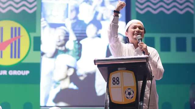 CEO Barito Putera, Hasnuryadi Sulaiman, memberikan sambutan pada acara