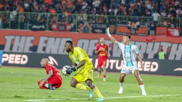 Aksi John Pigai bersama PSBS Biak di BRI Liga 1 2024/2025. (Dok. PSBS)