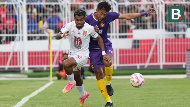 Yakob Sayuri jadi penentu kemenangan Malut United FC atas Persik 2-1 di Stadion Gelora Kie Raha Ternate, Sabtu (25/1/2025). (Bola.com/Gatot Sumitro)