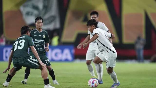 Zahaby Gholy mendapatkan debut di BRI Liga 1 2024/2025 saat Persija Jakarta bertandang ke markas PSS Sleman, Stadion Maguwoharjo, Sabtu (17/5/2025). (Dok. Persija)