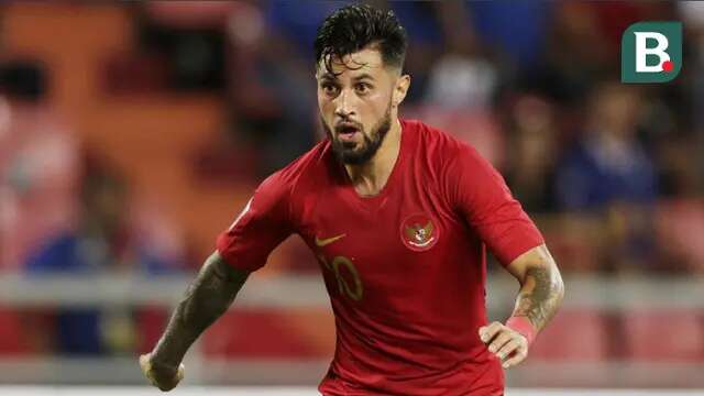 Gelandang Timnas Indonesia, Stefano Lilipaly, berlari saat melawan Thailand pada laga Piala AFF 2018 di Stadion Rajamangala, Bangkok, Sabtu (17/11). Thailand menang 4-2 dari Indonesia. (Bola.com/M. Iqbal Ichsan)