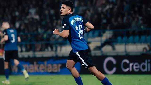 Pemain Timnas Indonesia, Ragnar Oratmangoen beraksi untuk klub Belgia, FCV Dender. (Instagram/fcdender)
