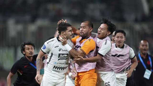 Pablo Andrade mencetak gol indah ke gawang PSIS Selaman dalam laga pekan ke-33 BRI Liga 1 2024/2025, Sabtu (17/5/2025). (Dok. Persija).