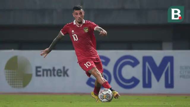 Stefano Lilipaly beraksi sebagai starter selama 68 menit saat Timnas Indonesia membekuk Burundi 3-1 dalam FIFA Matchday di Stadion Patriot Candrabhaga, Bekasi pada Sabtu (25/3/2023) malam WIB. (Bola.com/Bagaskara Lazuardi)